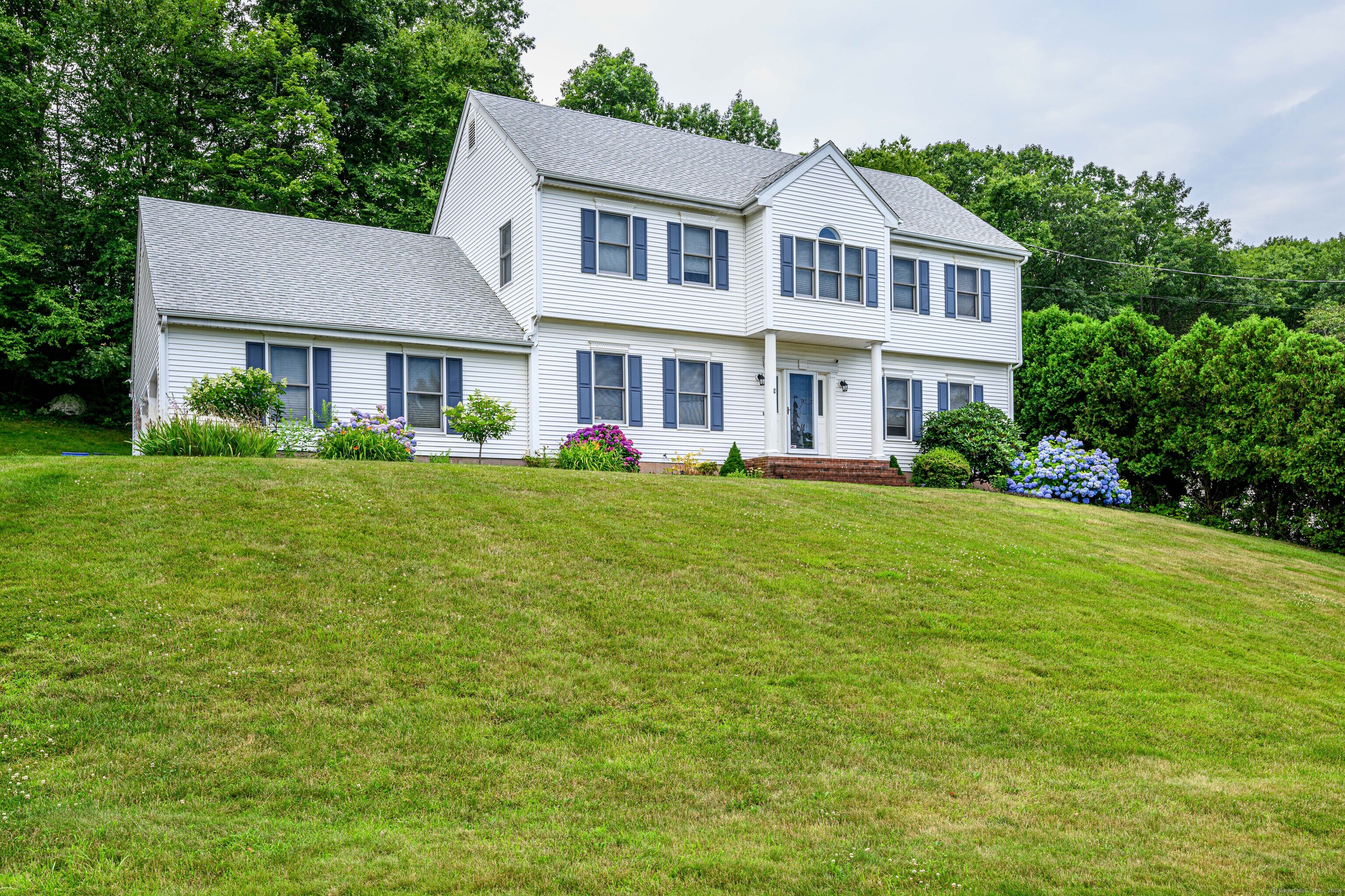 Hidden Brook Rd, Hamden, CT 06518