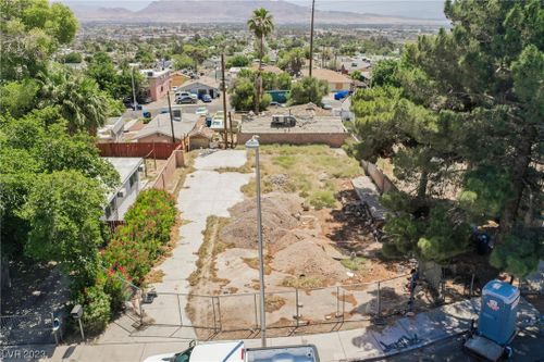 362 N 13th St, Las Vegas, NV, 89101-4156 | Card Image