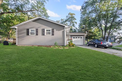 7664 Willow Ave, Woodridge, IL, 60517-2832 | Card Image