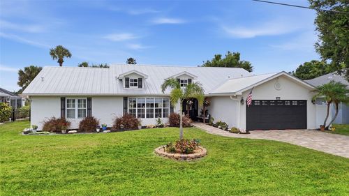 425 Corrientes Cir, PUNTA GORDA, FL, 33983-5667 | Card Image