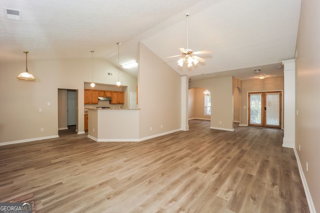 6245 New Magnolia Pl, House other with 3 bedrooms, 2 bathrooms and null parking in Atlanta GA | Image 4