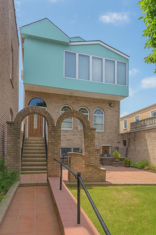 199 20th St, Union City, NJ, 07087-5426 | Card Image