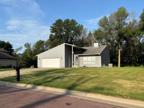 1950 Knollwood Dr, Fairmont, MN, 56031-2304 | Card Image
