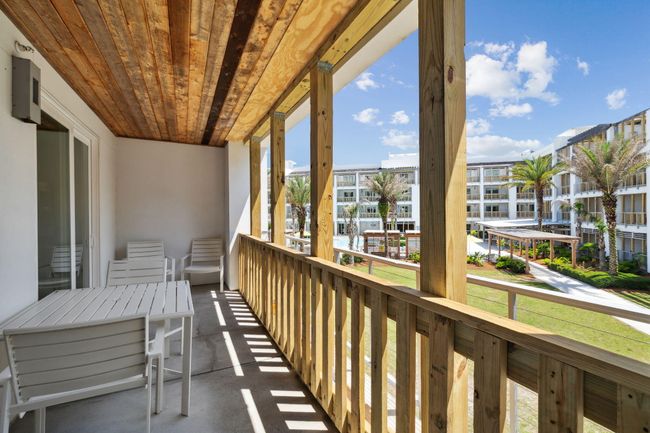 Balcony | Image 15