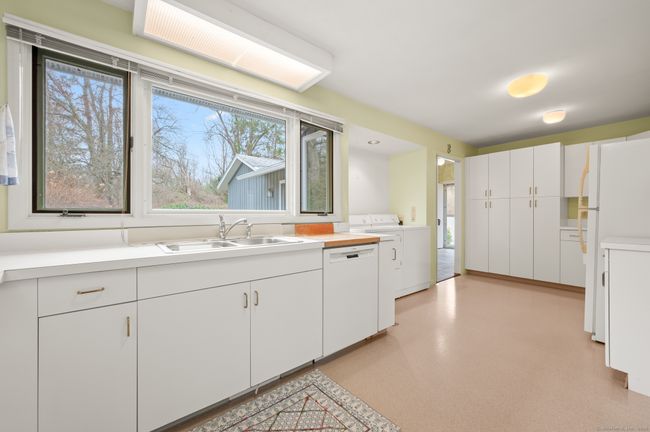 26 Winston Dr, House other with 3 bedrooms, 2 bathrooms and 3 parking in Washington Depot CT | Image 15