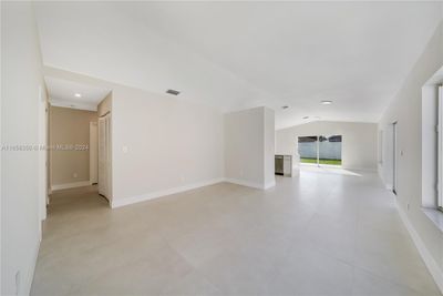 17408 Sw 142nd Ct, House other with 3 bedrooms, 2 bathrooms and null parking in Miami FL | Image 3