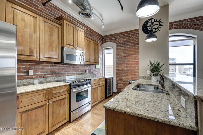 403 - 214 E 4 Th St, Condo with 2 bedrooms, 2 bathrooms and null parking in Joplin MO | Image 7