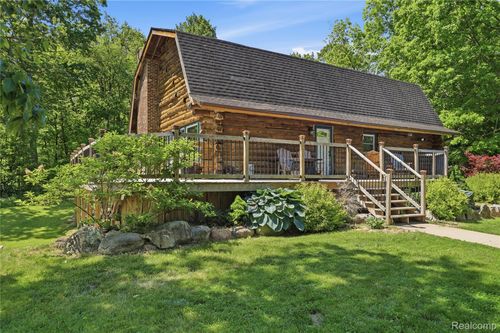 14830 County Line Rd, Byron, MI, 48418-9110 | Card Image