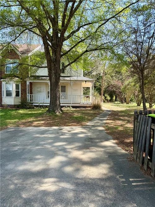 2118 Queen Annes Ct, Carrollton, VA, 23314-9701 | Card Image