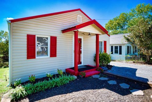 1821 Mckinney St, Kingsport, TN, 37660-5441 | Card Image