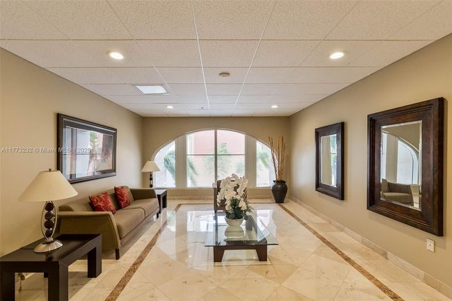 APT-718 - 2030 S Douglas Rd, Condo with 2 bedrooms, 2 bathrooms and null parking in Coral Gables FL | Image 22