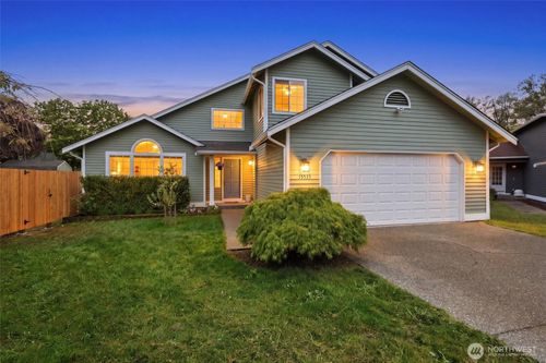 15535 156th Ct Se, Renton, WA, 98058-6329 | Card Image