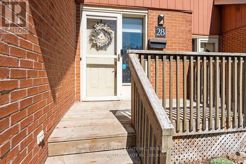28-19 W Macpherson Avenue W, Kingston (Central City West), ON, K7M6W4 | Card Image