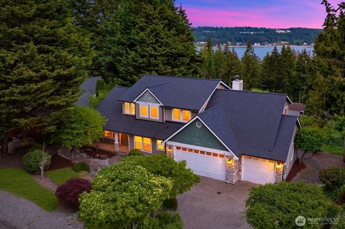8226 Granite Dr Nw, Gig Harbor, WA, 98329-8677 | Card Image