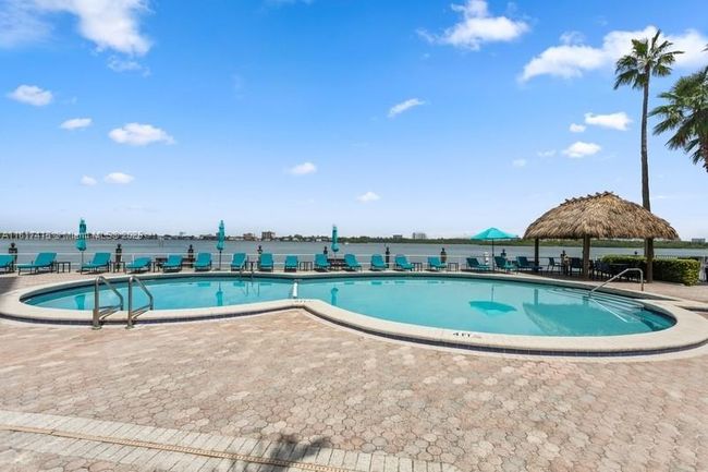 APT-5L - 10350 W Bay Harbor Dr, Condo with 1 bedrooms, 1 bathrooms and null parking in Bay Harbor Islands FL | Image 11