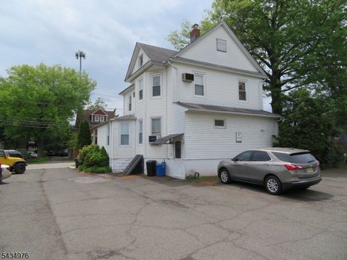 12 Bergen St, Westwood, NJ, 07675-2337 | Card Image