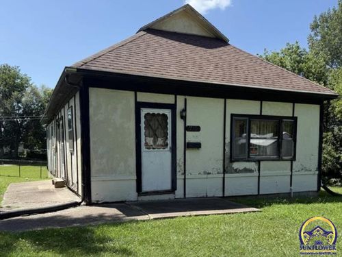 710 N 8th St, Hiawatha, KS, 66434-1605 | Card Image