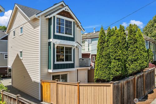 511 Martin Luther King Jr Way S, Seattle, WA, 98144-2439 | Card Image
