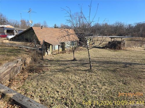 17036 Apache Dr, Jerseyville, IL, 62052-3440 | Card Image
