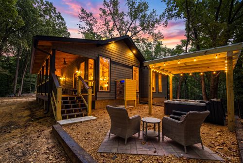 3010 Old Happy Hollow Rd, Sevierville, TN, 37876-9111 | Card Image