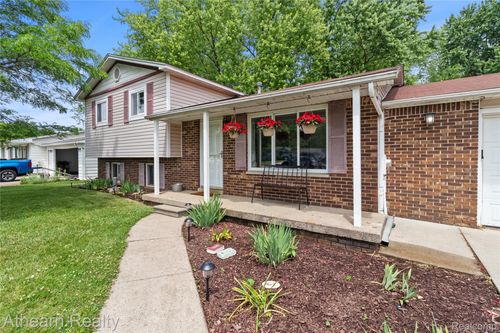 4438 Bridgeman Trl, Swartz Creek, MI, 48473-8805 | Card Image