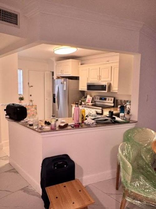 305-2-1680 Ne 191st St, Miami, FL, 33179-4102 | Card Image