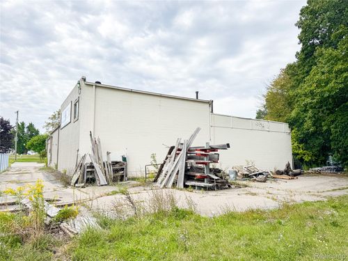 16745 Dixie Hwy, Davisburg, MI, 48350-1017 | Card Image