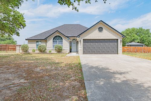 433 Bear Gdns, La Vernia, TX, 78121-9551 | Card Image