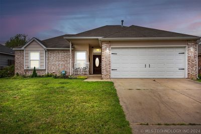 11948 S 269th East Avenue, House other with 3 bedrooms, 2 bathrooms and null parking in Coweta OK | Image 1