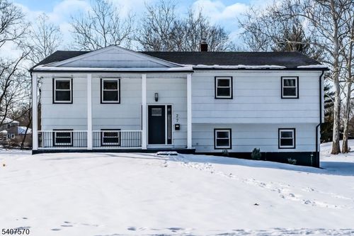 27 Marian Dr, Belle Mead, NJ, 08502-5407 | Card Image