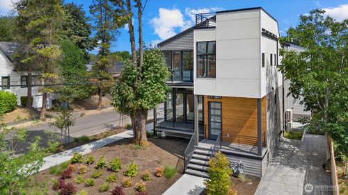 128 24th Avenue, Seattle, WA, 98122 | Card Image