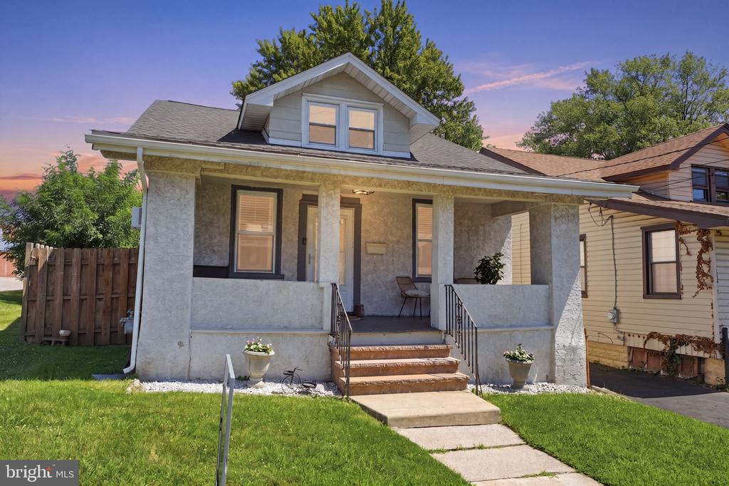 Residential in JENKINTOWN 4