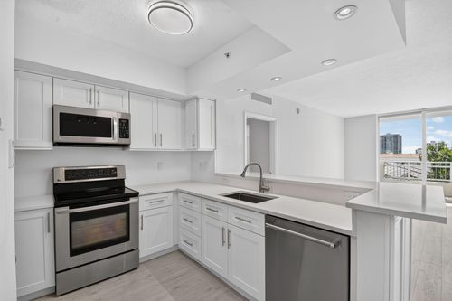 409-403 S Sapodilla Ave, West Palm Beach, FL, 33401-5765 | Card Image