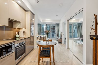 1603 - 28 Freeland St, Condo with 1 bedrooms, 1 bathrooms and null parking in Toronto ON | Image 2