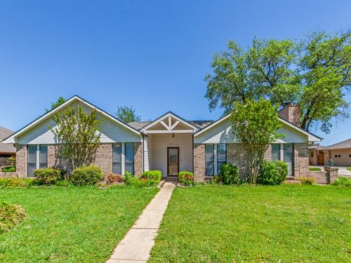 2011 Vicksburg Dr, Sachse, TX, 75048-3641 | Card Image