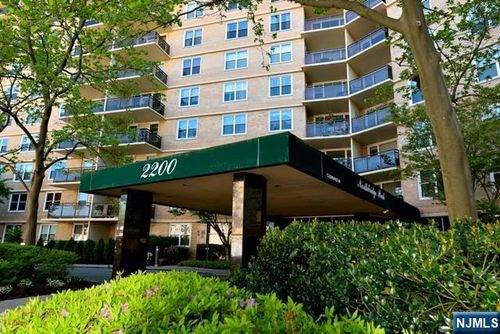 2200 N Central Road, Fort Lee, NJ, 07024 | Card Image
