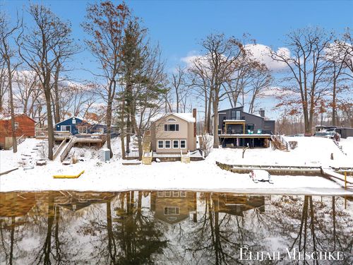 10463 Poplar St Ne, Rockford, MI, 49341-9516 | Card Image