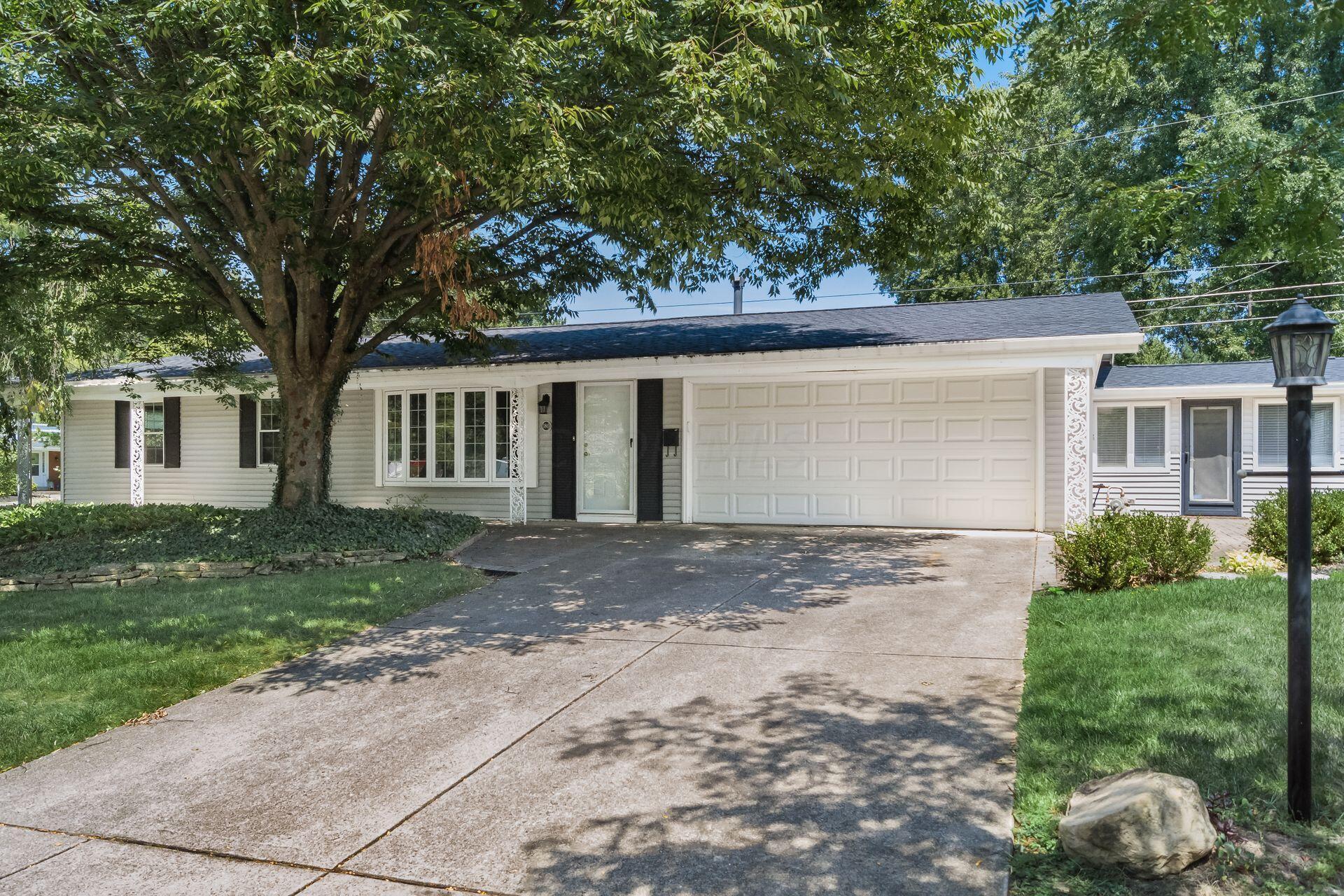 Larrimer Ave, Worthington, OH 43085