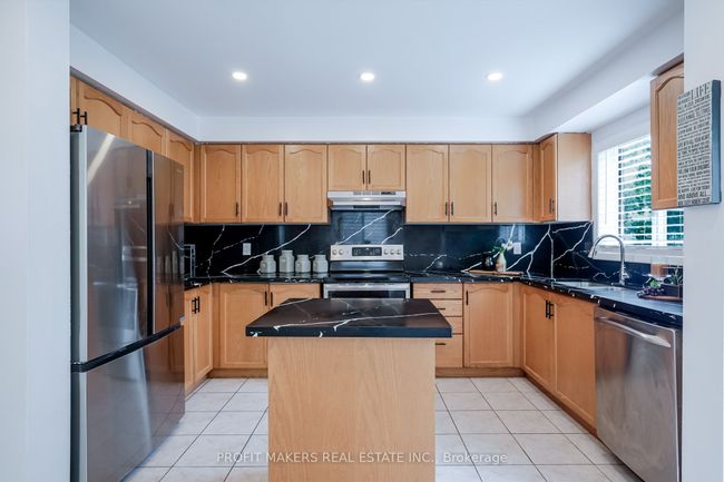 64 Tiller Trail, House attached with 3 bedrooms, 3 bathrooms and 2 parking in Brampton ON | Image 12