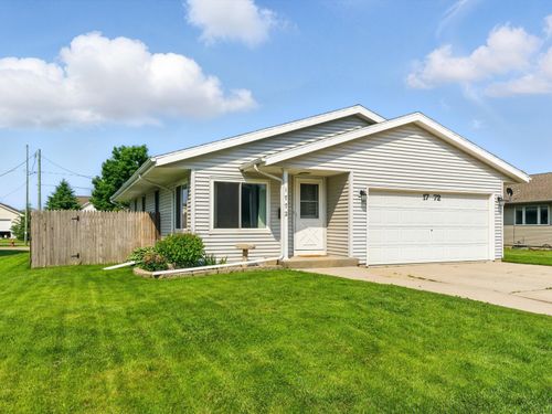 1772 Cross St, Manitowoc, WI, 54220-1837 | Card Image