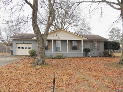 16664 Jay St, Athens, AL, 35611-2256 | Card Image