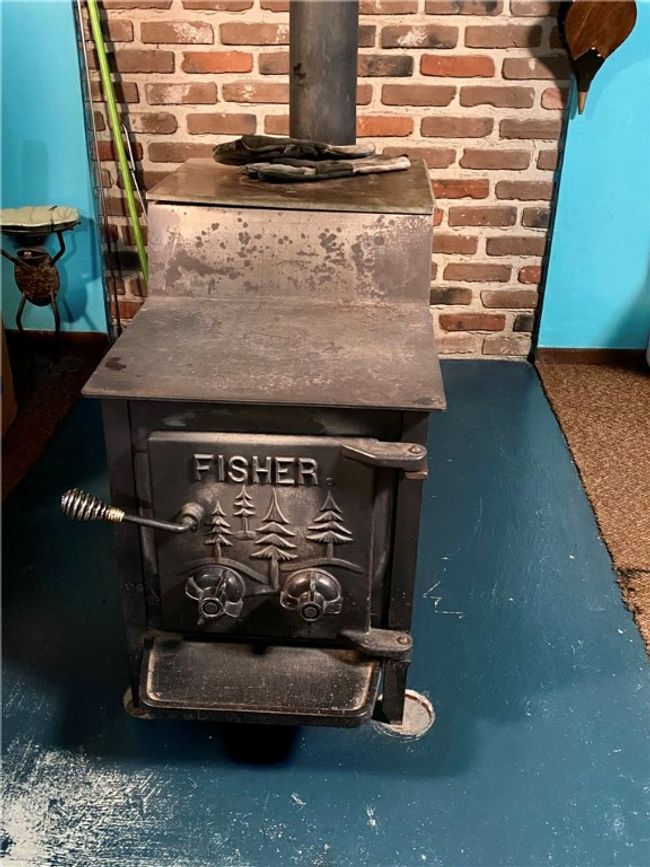 Wood Stove in Family Room | Image 17