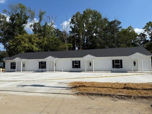 409 W Waggoner St, Tullahoma, TN, 37388-4331 | Card Image
