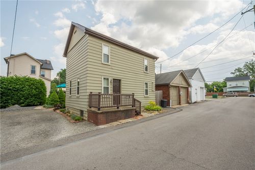 1520 1/2 4th Ave, Coraopolis, PA, 15108-1624 | Card Image