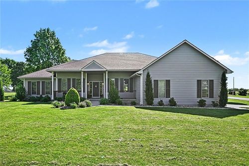 4204 Wingate Dr, Blue Springs, MO, 64014-6300 | Card Image
