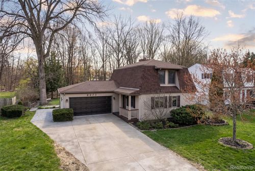 6273 Cold Spring Trl, Grand Blanc, MI, 48439-7970 | Card Image