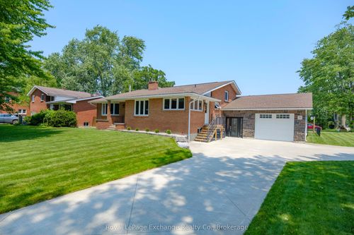 71 Queen St, Ripley, ON, N0G2R0 | Card Image