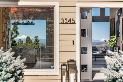 3345 Nw Panorama Dr, Bend, OR, 97703-5461 | Card Image