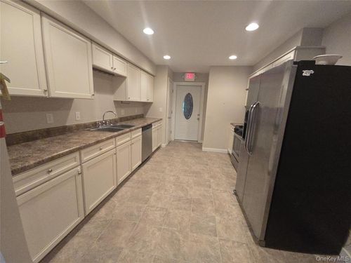 apt-d-175 S Montgomery St, Walden, NY, 12586-1664 | Card Image