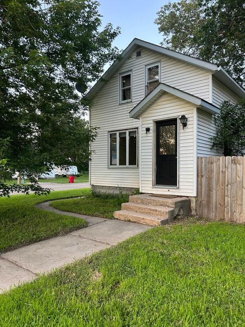 1210 9th St Ne, Austin, MN, 55912-3617 | Card Image
